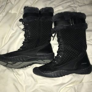 All weather Women’s Black fur boots Like new Sz 8